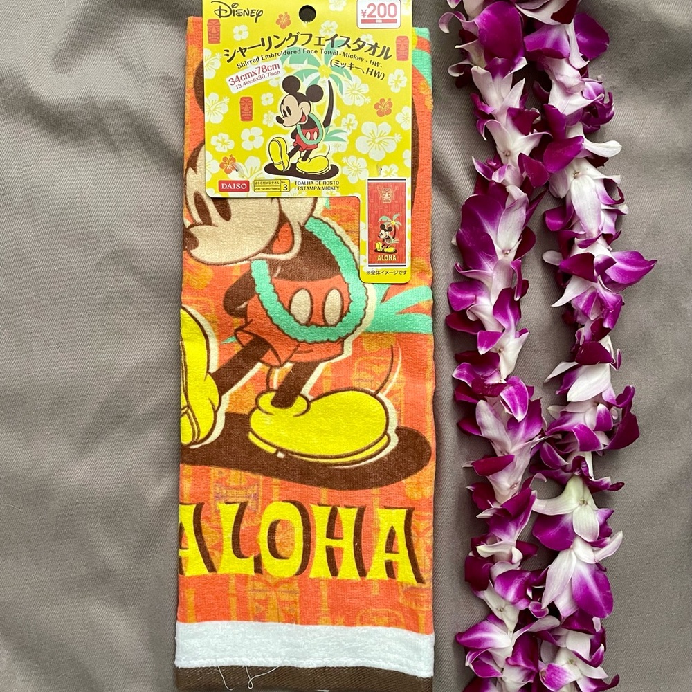 Disney Hawaii Aloha Mickey Mouse Face Towel